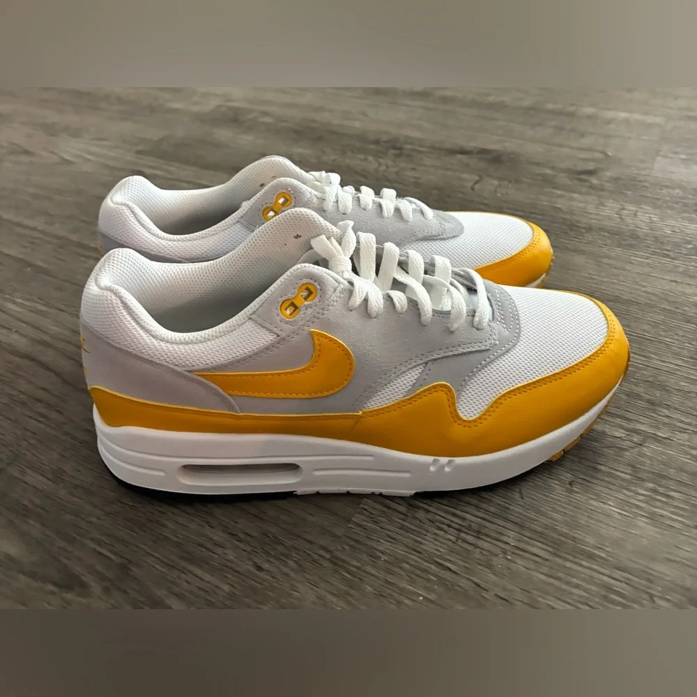 Nike Air Max 1 Yellow White and Gray Men’s Size 9.5 - Picture 3 of 4